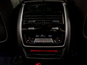 BMW X7 xDrive 40 d M Sport Individual-Sky lounge