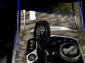 BMW X7 xDrive 40 d M Sport Individual-Sky lounge