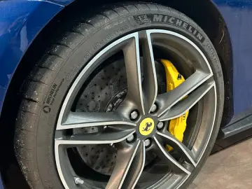 Ferrari Roma Spider 1HD FULL CARBON JBL