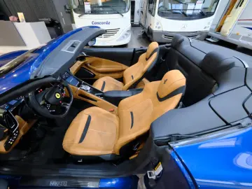 Ferrari Roma Spider 1HD FULL CARBON JBL