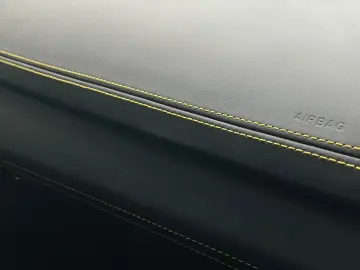 Aston Martin DBX 707