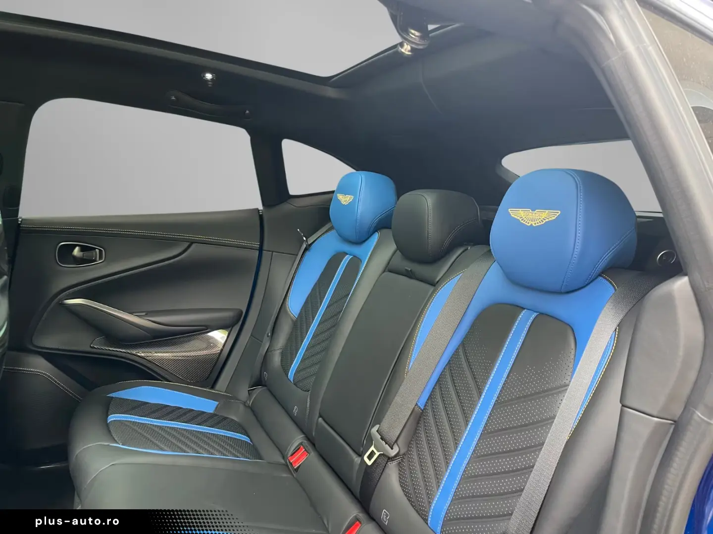 Aston Martin DBX 707