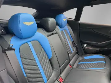 Aston Martin DBX 707