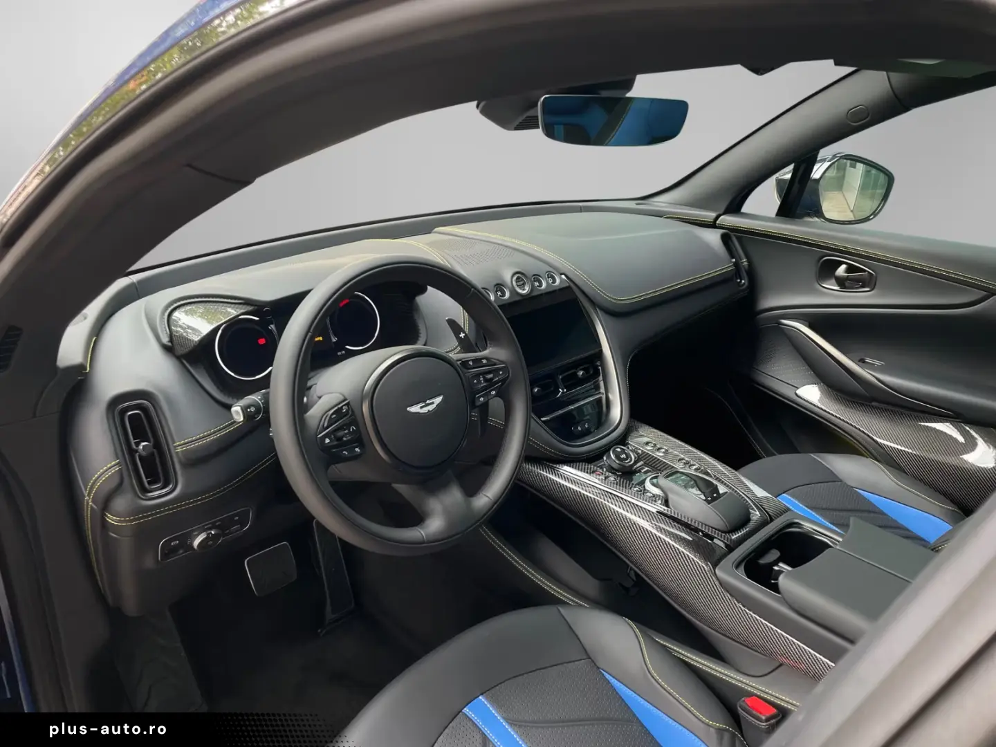 Aston Martin DBX 707