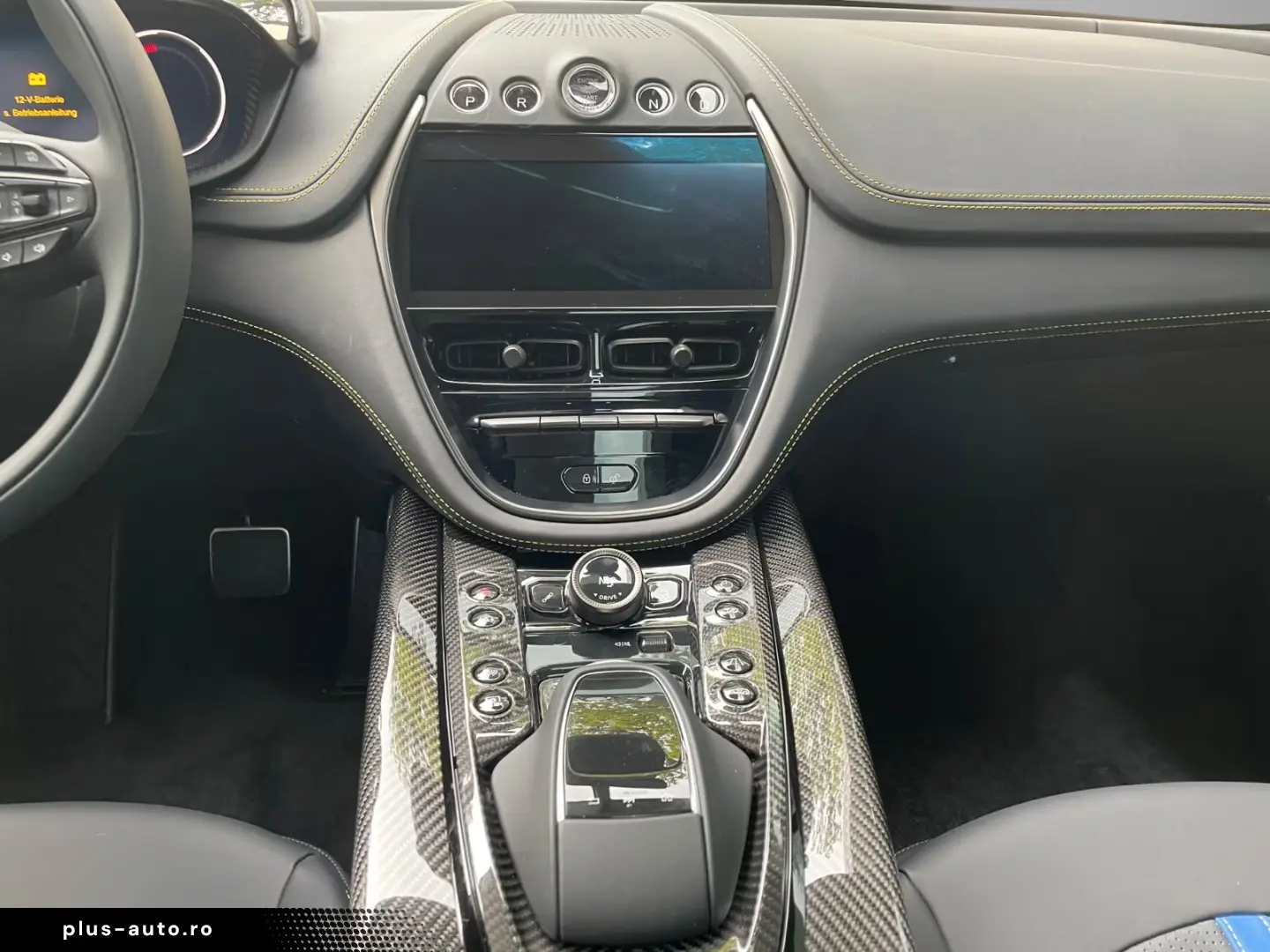 Aston Martin DBX 707