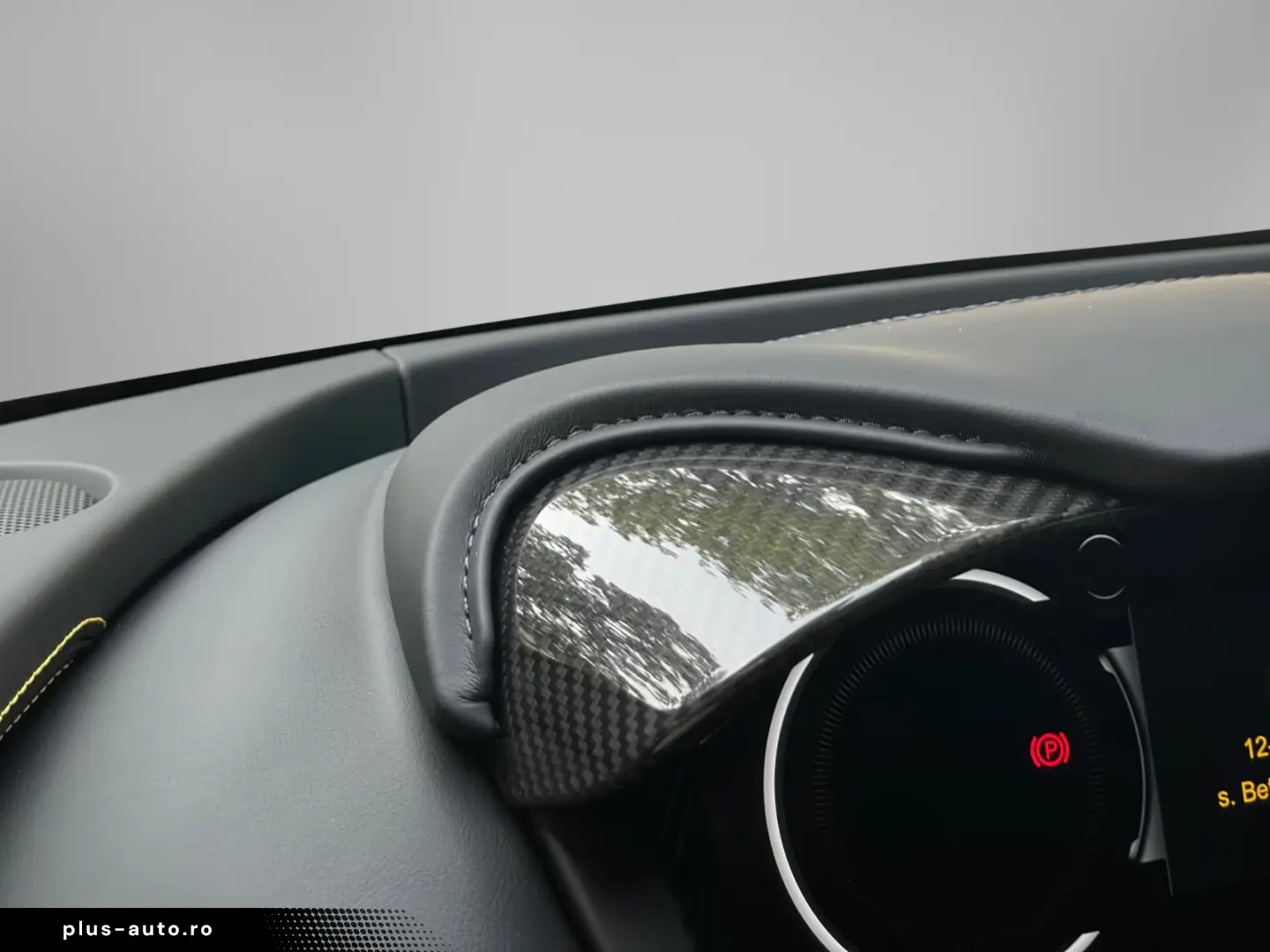 Aston Martin DBX 707