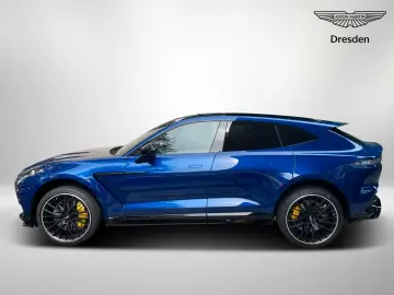 Aston Martin DBX 707