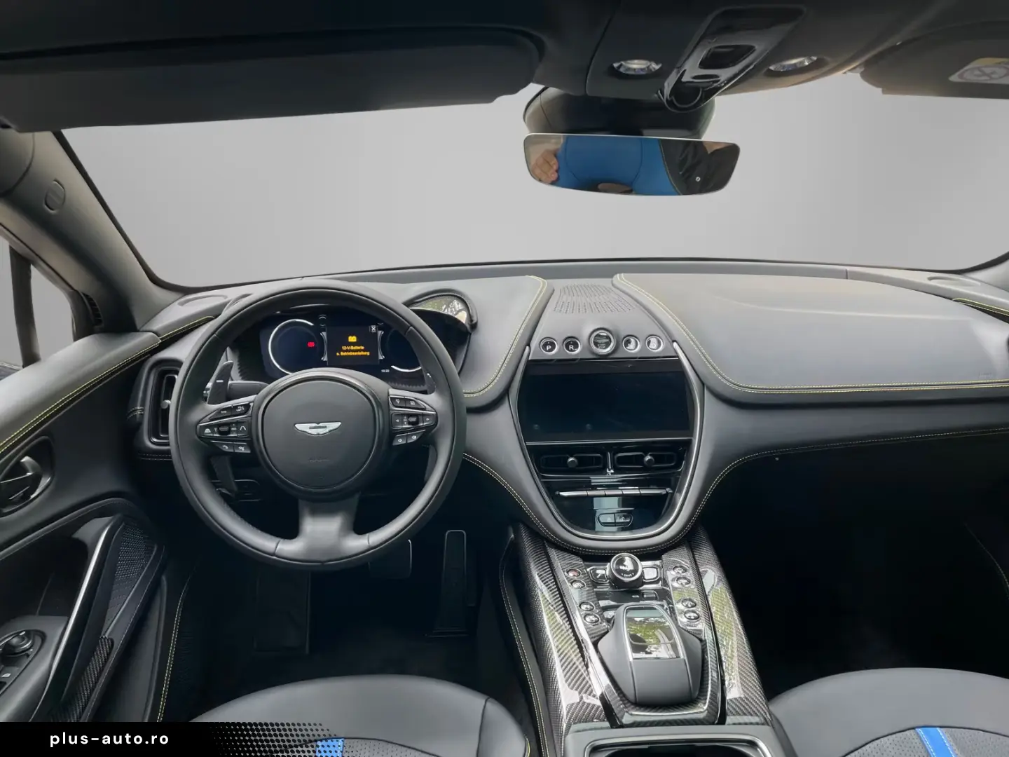 Aston Martin DBX 707