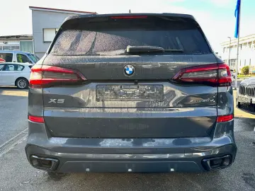 BMW X5 xDrive30d M Sport Individual Leder weiß