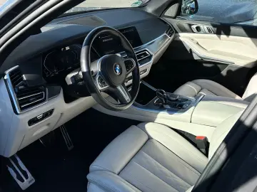 BMW X5 xDrive30d M Sport Individual Leder weiß