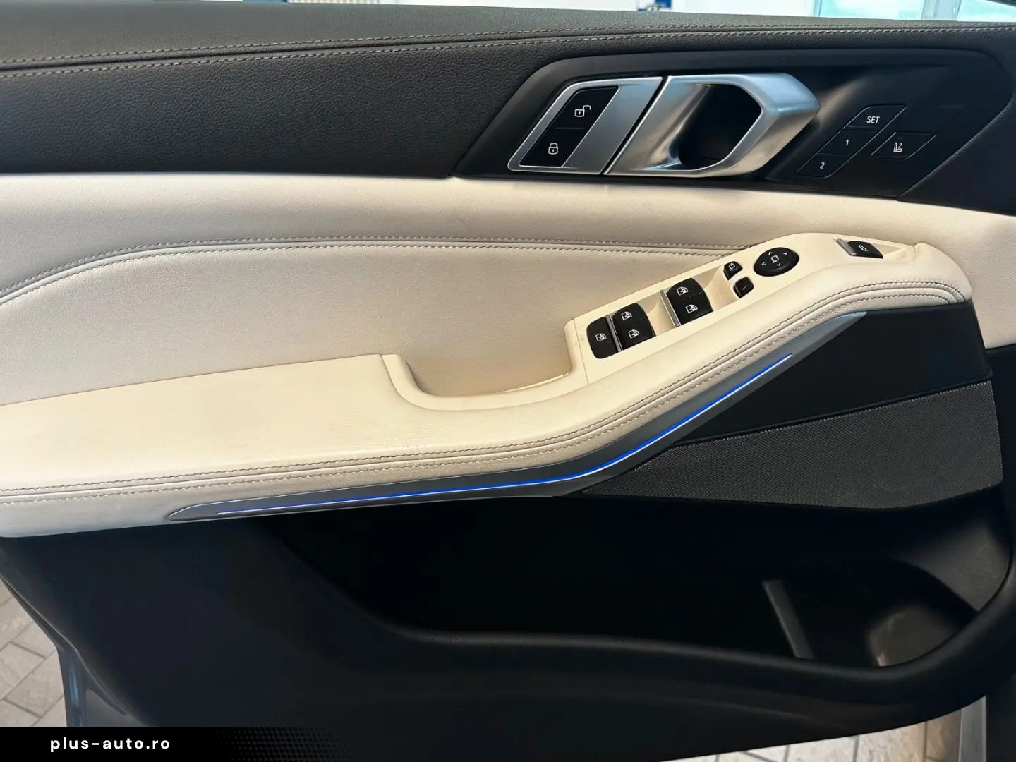 BMW X5 xDrive30d M Sport Individual Leder weiß