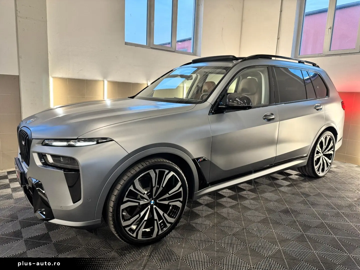 BMW X7 M60i Individual Carbon 7-Sitzer B&W Massage