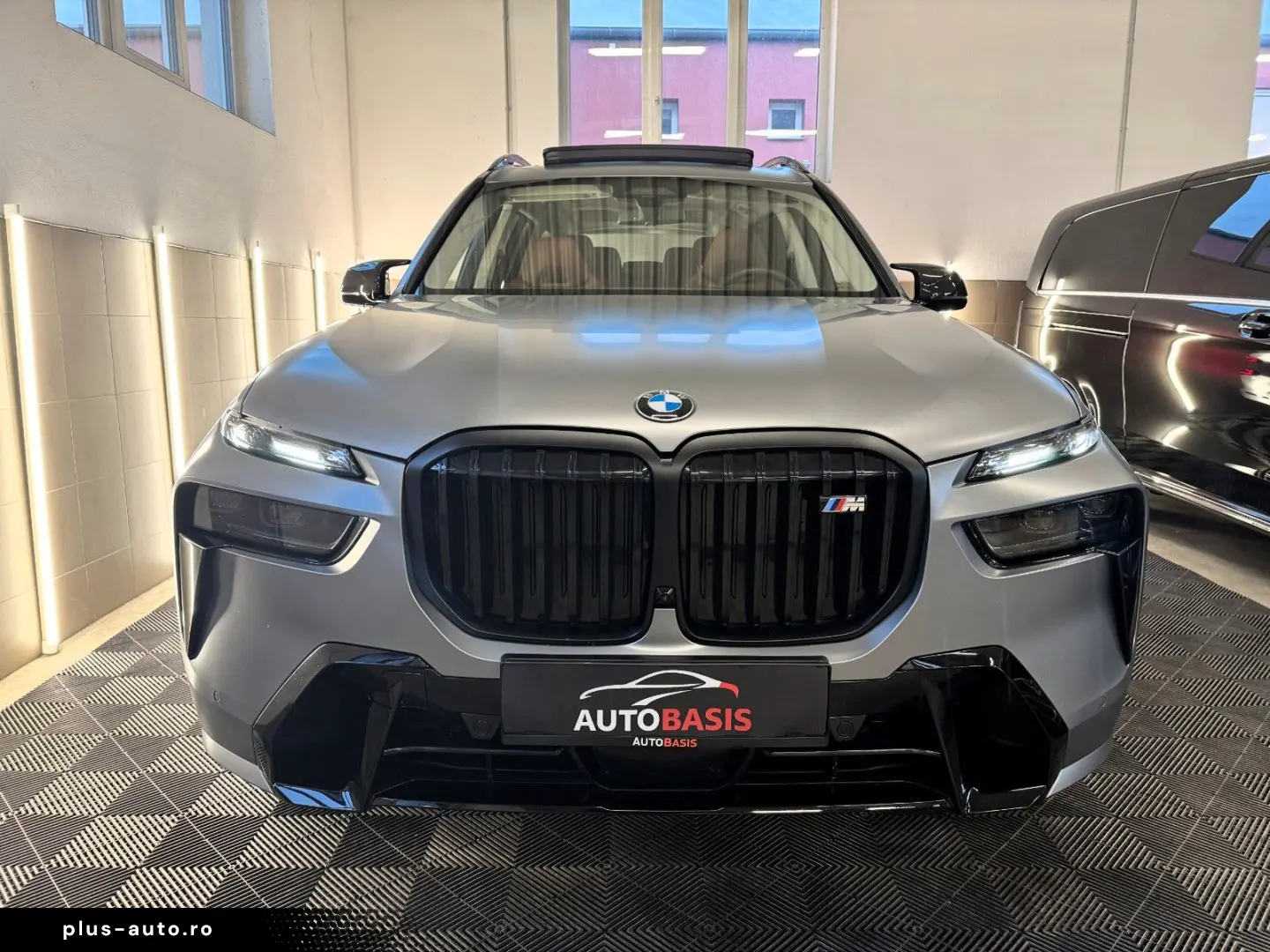 BMW X7 M60i Individual Carbon 7-Sitzer B&W Massage