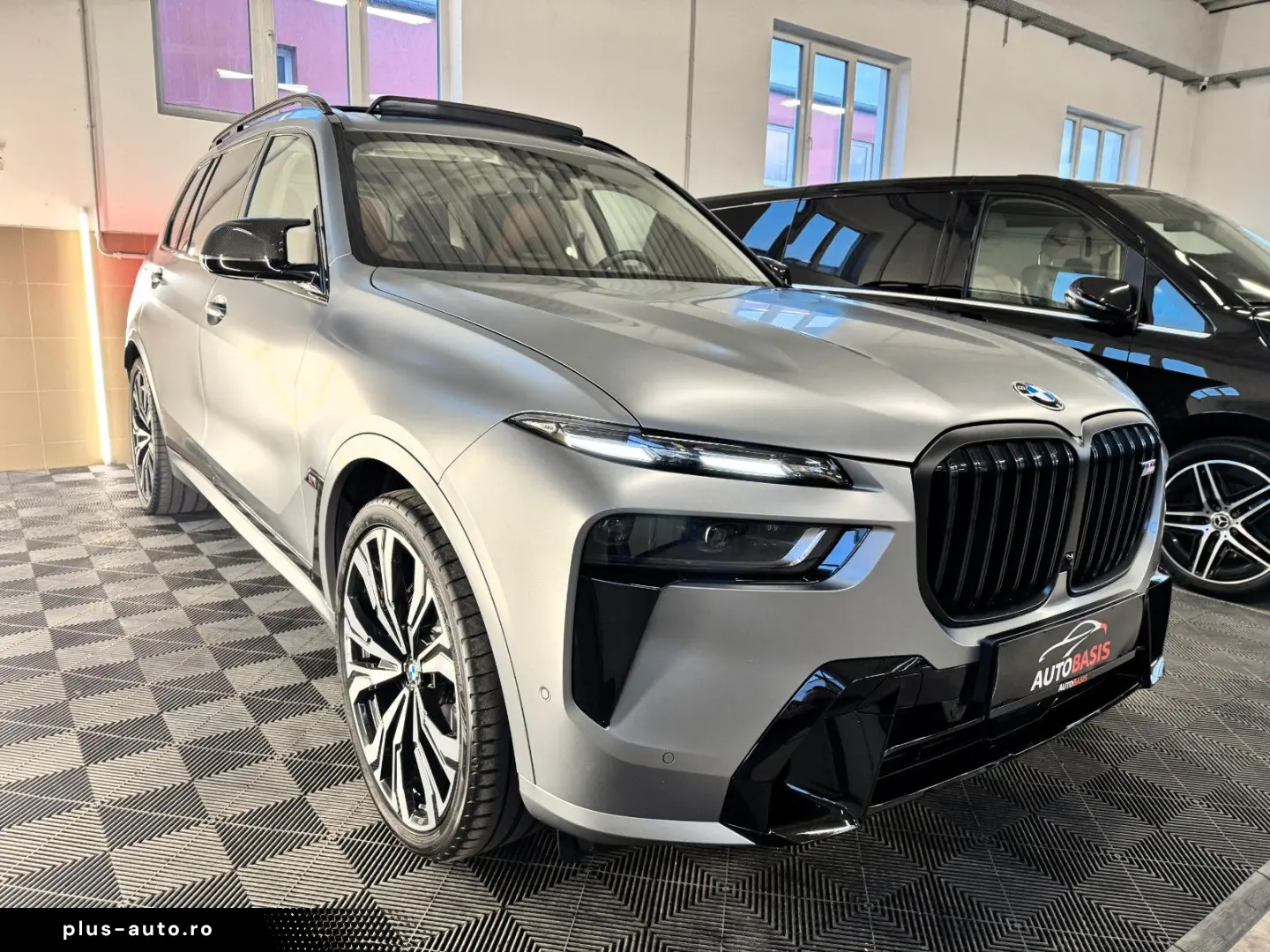 BMW X7 M60i Individual Carbon 7-Sitzer B&W Massage