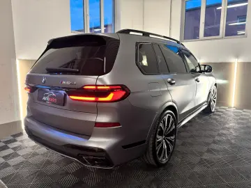 BMW X7 M60i Individual Carbon 7-Sitzer B&W Massage