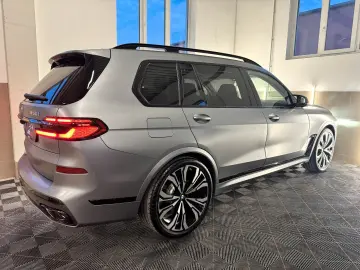 BMW X7 M60i Individual Carbon 7-Sitzer B&W Massage