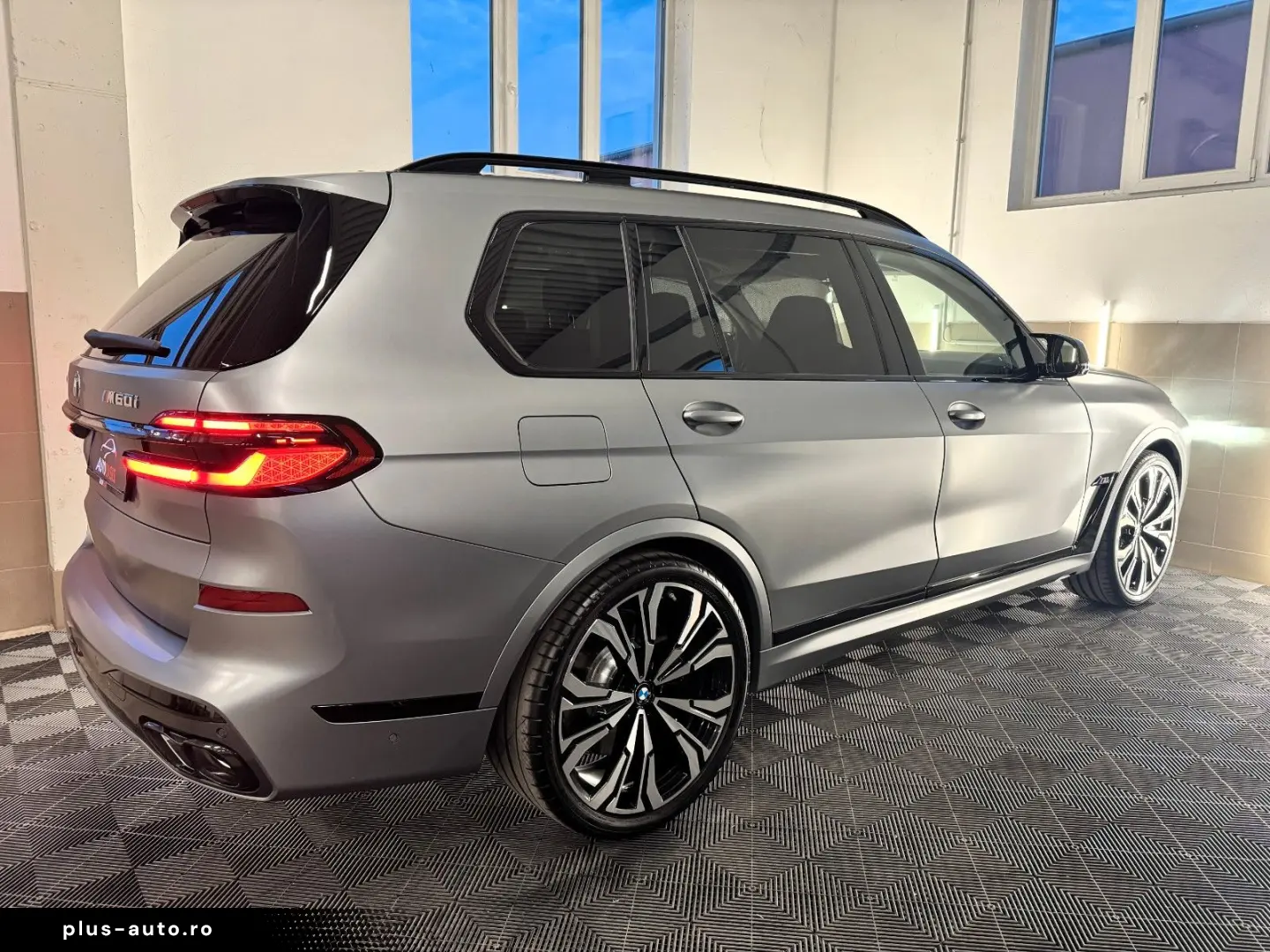 BMW X7 M60i Individual Carbon 7-Sitzer B&W Massage