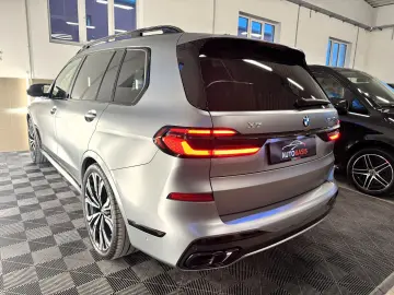 BMW X7 M60i Individual Carbon 7-Sitzer B&W Massage