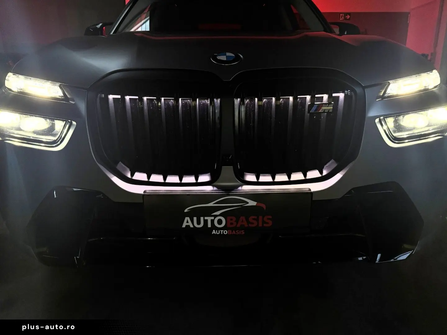 BMW X7 M60i Individual Carbon 7-Sitzer B&W Massage