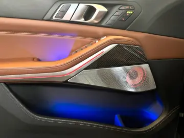 BMW X7 M60i Individual Carbon 7-Sitzer B&W Massage