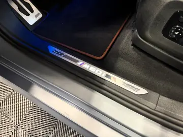 BMW X7 M60i Individual Carbon 7-Sitzer B&W Massage