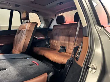 BMW X7 M60i Individual Carbon 7-Sitzer B&W Massage