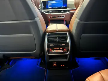 BMW X7 M60i Individual Carbon 7-Sitzer B&W Massage