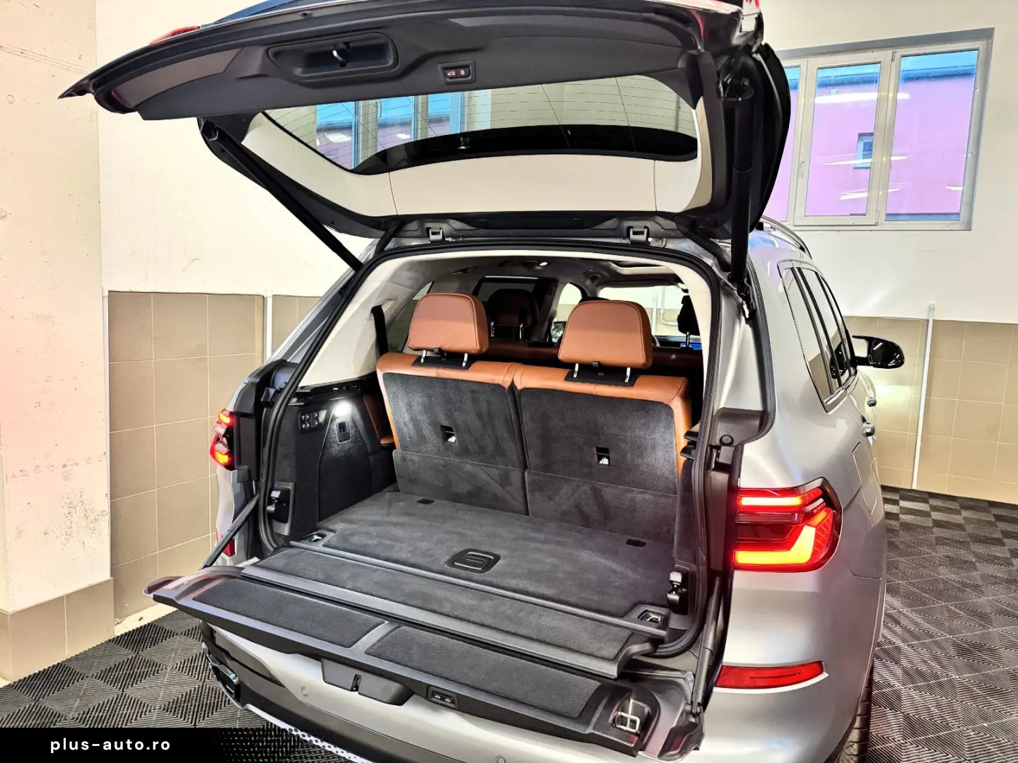 BMW X7 M60i Individual Carbon 7-Sitzer B&W Massage