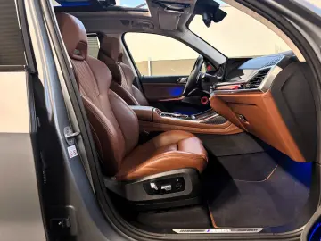 BMW X7 M60i Individual Carbon 7-Sitzer B&W Massage
