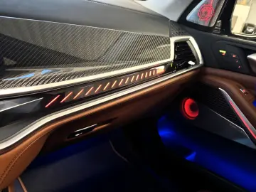 BMW X7 M60i Individual Carbon 7-Sitzer B&W Massage