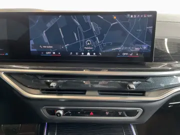 BMW X7 xDr40i M Sport ExDrive StHz SkyL AHK Massage