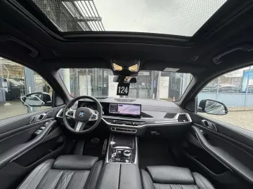 BMW X7 xDrive40i M Sport AHK P-SKY 6-Sitze StHzg h&k