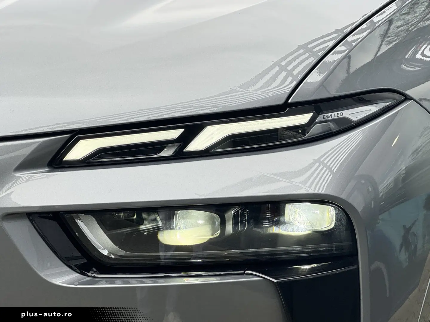 BMW X7 xDrive40i M Sport AHK P-SKY 6-Sitze StHzg h&k