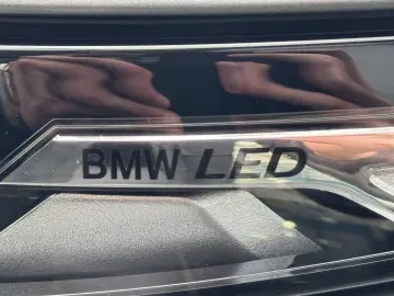 BMW X7 xDrive40i M Sport AHK P-SKY 6-Sitze StHzg h&k