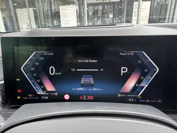 BMW X7 xDrive40i M Sport AHK P-SKY 6-Sitze StHzg h&k