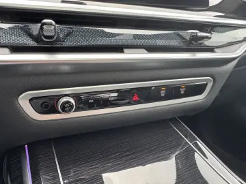 BMW X7 xDrive40i M Sport AHK P-SKY 6-Sitze StHzg h&k