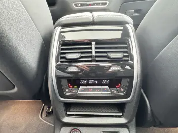 BMW X7 xDrive40i M Sport AHK P-SKY 6-Sitze StHzg h&k