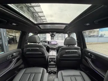 BMW X7 xDrive40i M Sport AHK P-SKY 6-Sitze StHzg h&k