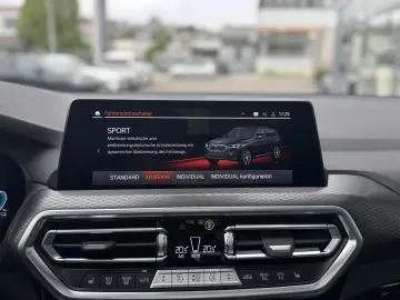 BMW X3 xDrive30e M Sportpak. Pano AHK Laser ACC 360