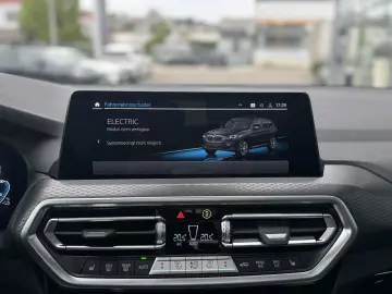 BMW X3 xDrive30e M Sportpak. Pano AHK Laser ACC 360