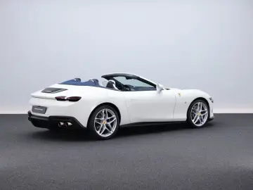 Ferrari Roma Spider
