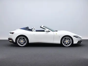 Ferrari Roma Spider