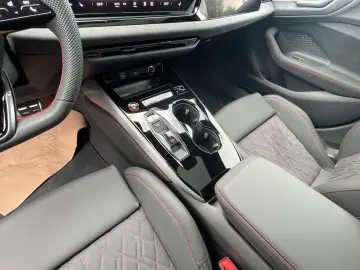 AUDI A5 Lim e-hybrid qu. Matrix B&O Pano HuD AHK 360