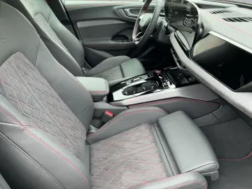 AUDI A5 Lim e-hybrid 220kW S-LINE MATRIX B&O ACC PANO