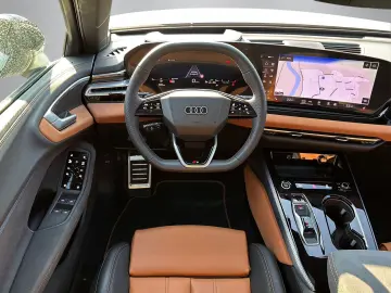 AUDI A5 Limousine TDI quattro S-tronic  TECHPRO PANO