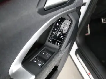 AUDI Q5 2.0 TDI quattro S-tronic Neues Modell S-line