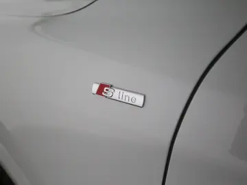 AUDI Q5 2.0 TDI quattro S-tronic Neues Modell S-line