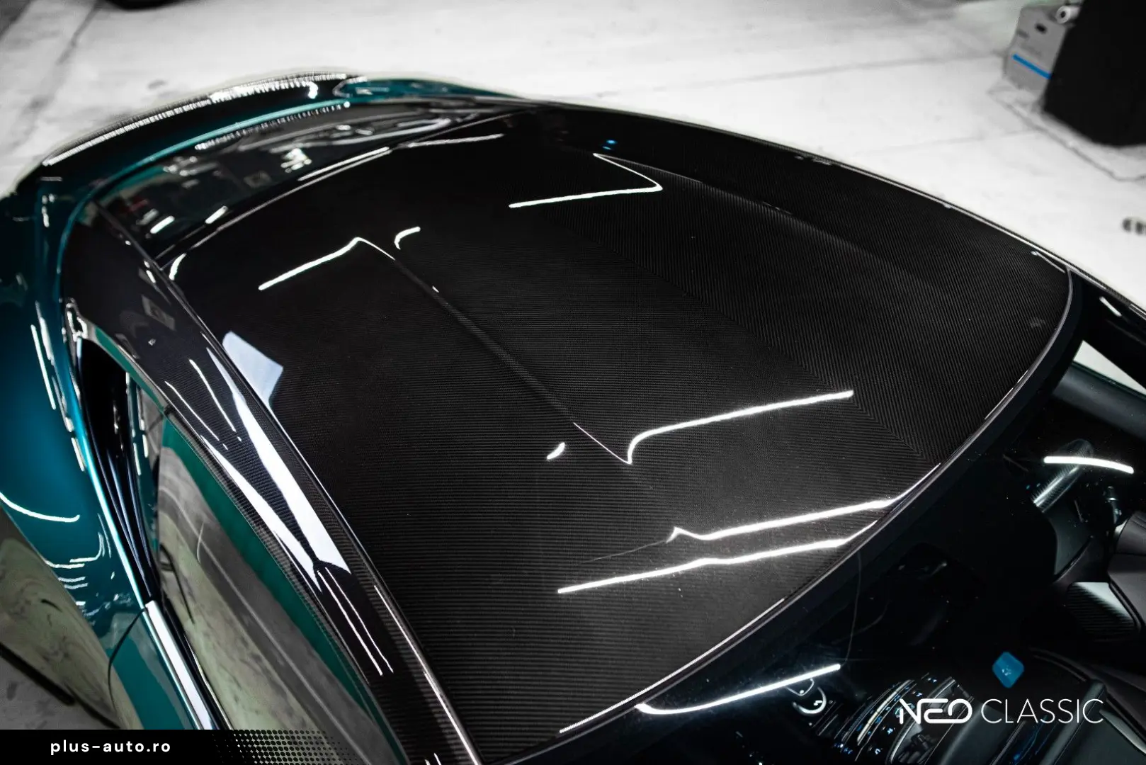 ASTON MARTIN DBS 5.2 V12