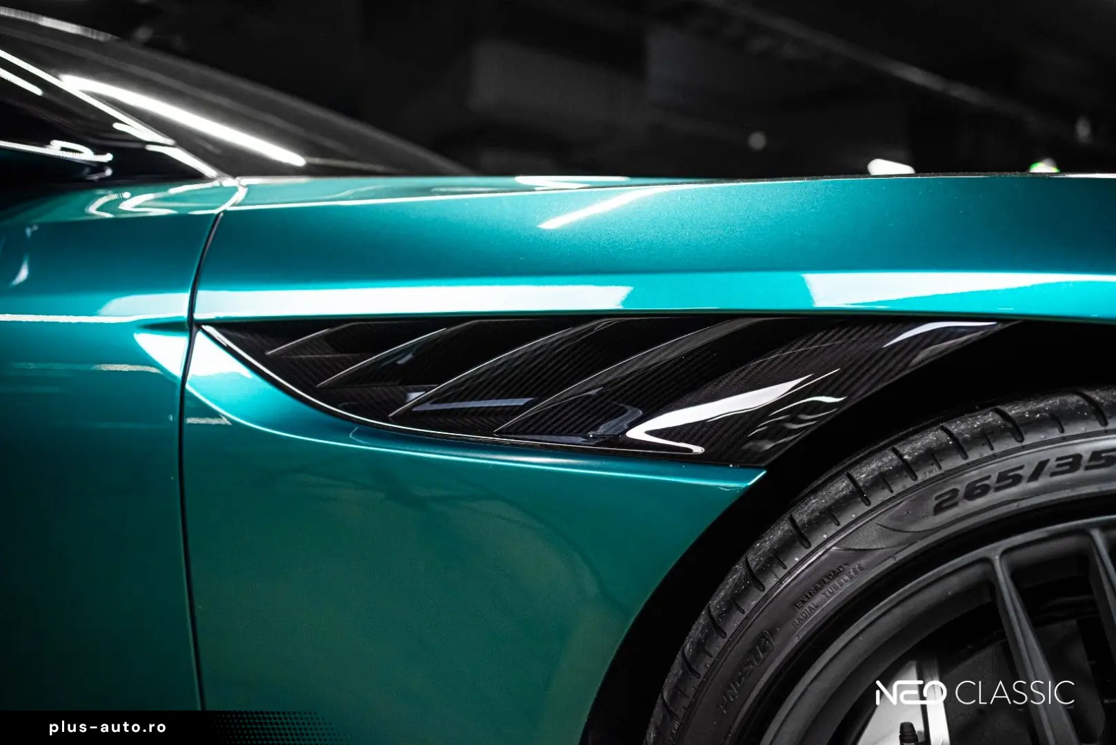 ASTON MARTIN DBS 5.2 V12