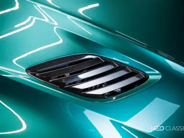 ASTON MARTIN DBS 5.2 V12